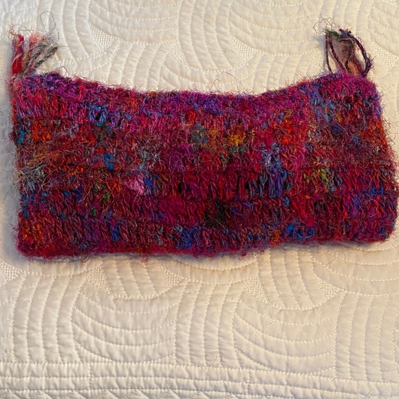 Handmade silk Multicolor Knit Crossbody Bag - Vibrant Pink & Red - Picture 9 of 12